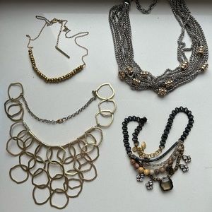 4 pieces of assorted costume jewelry
